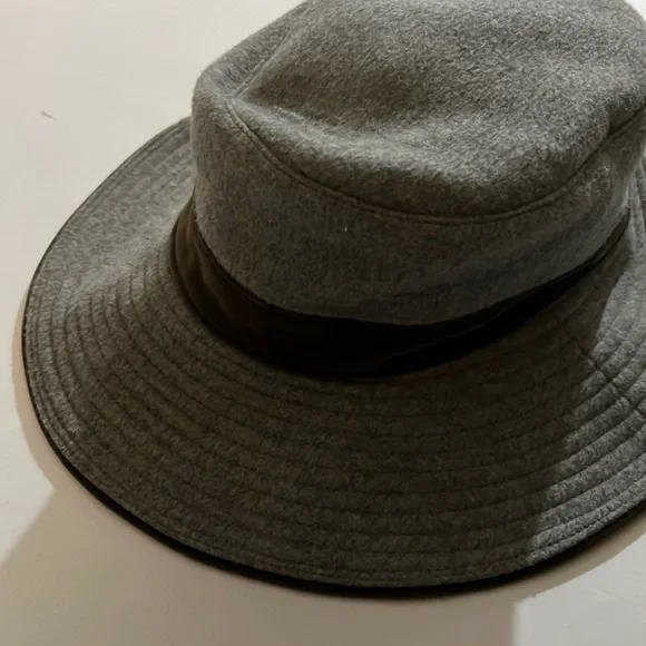 Beautiful, Hermes, ladies, grey  and brown velvet hat Brand New Hermes Women Cap Deauville Size 57 | eBay main image 4